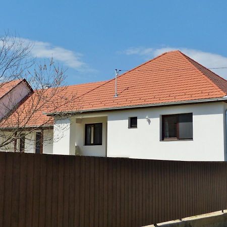 Guest House Magyarlukafa 外观 照片
