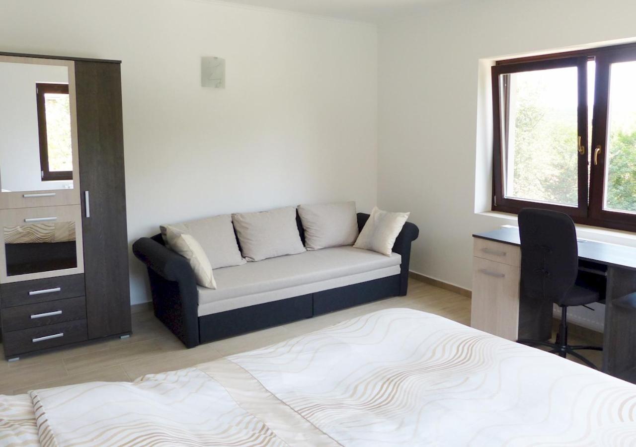 Guest House Magyarlukafa 外观 照片