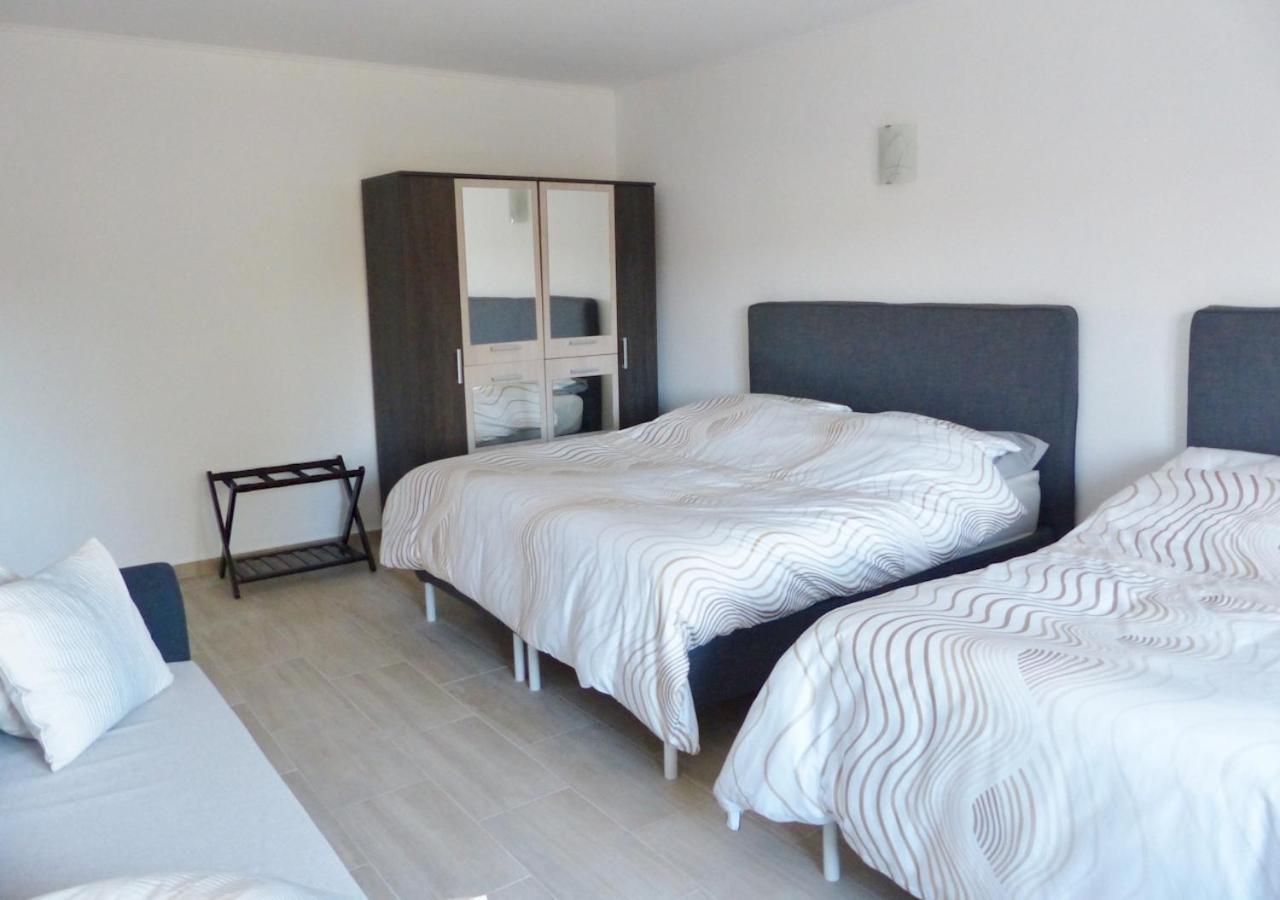 Guest House Magyarlukafa 外观 照片