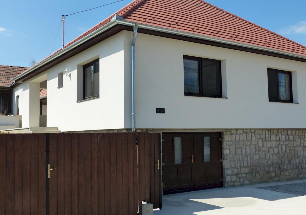 Guest House Magyarlukafa 外观 照片